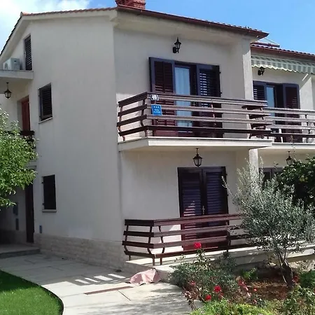 Polonijo Nada Apartment *