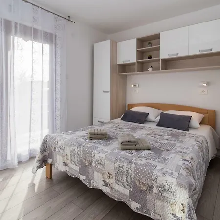 Polonijo Nada Krk Town