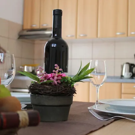 Polonijo Nada קרק